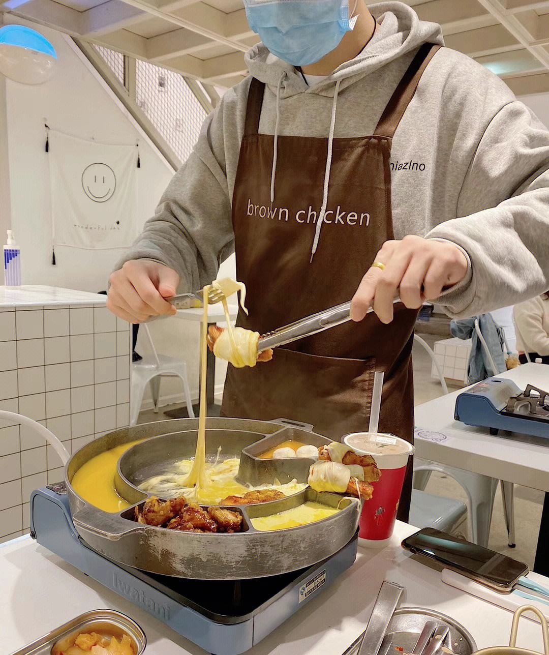 小区店铺转让费5万贵吗,月租2000的面馆转让费多少合适