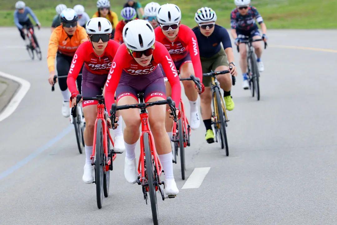 就在明天！国际职业车队集结参赛→