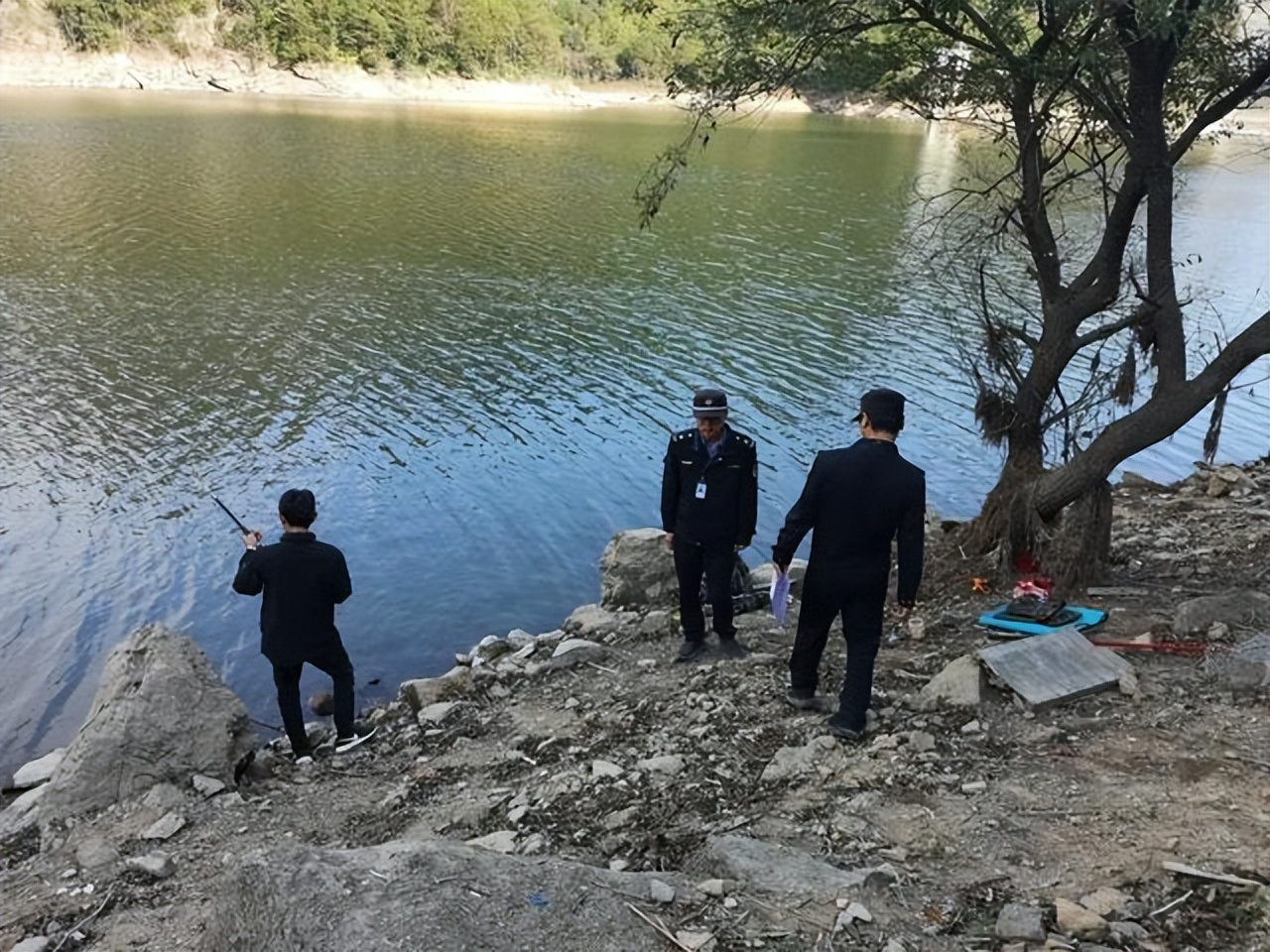 非法捕捞如何根治,钓鱼遇到非法捕捞怎么办