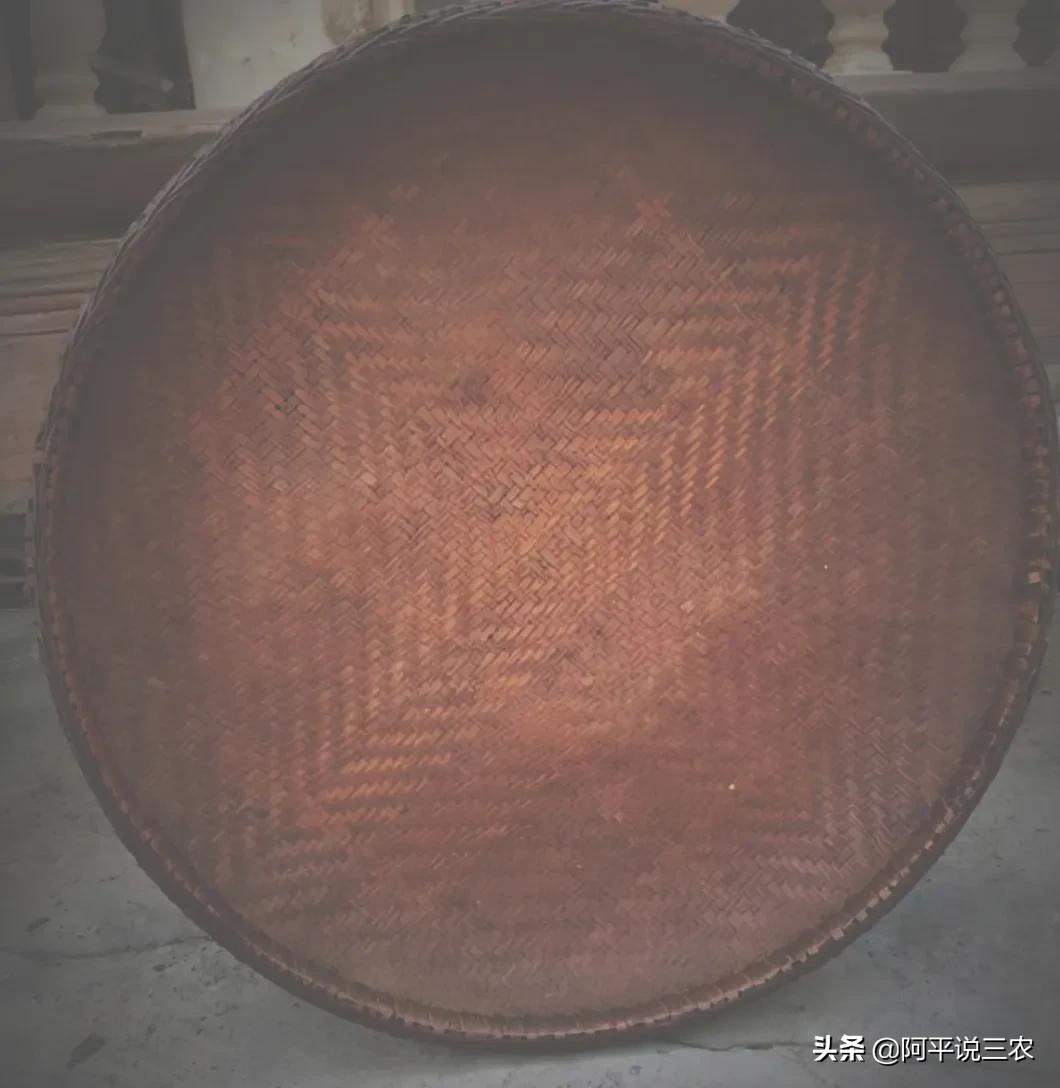 在农村的木匠,农村即将消失的手艺人篾匠铁匠