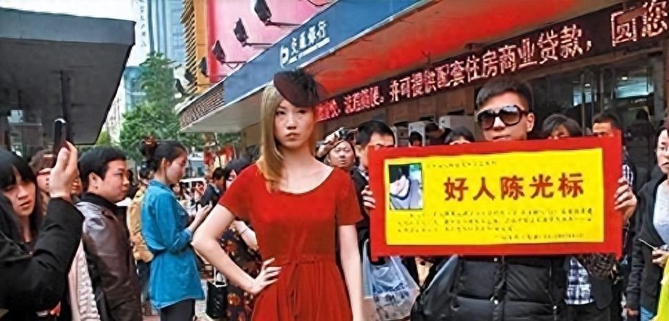 “最红嫩模”*筱雨张**：22岁时拍写真火爆全网，如今将近40岁仍单身