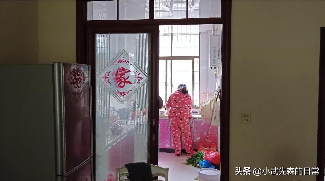 去借钱借不到钱的心酸和委屈,当父母找你要钱的时候