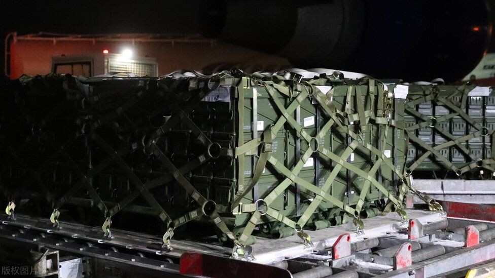 美国*火军**商向台湾兜售过时*器武**，台当局热衷购买，原来联手洗钱！