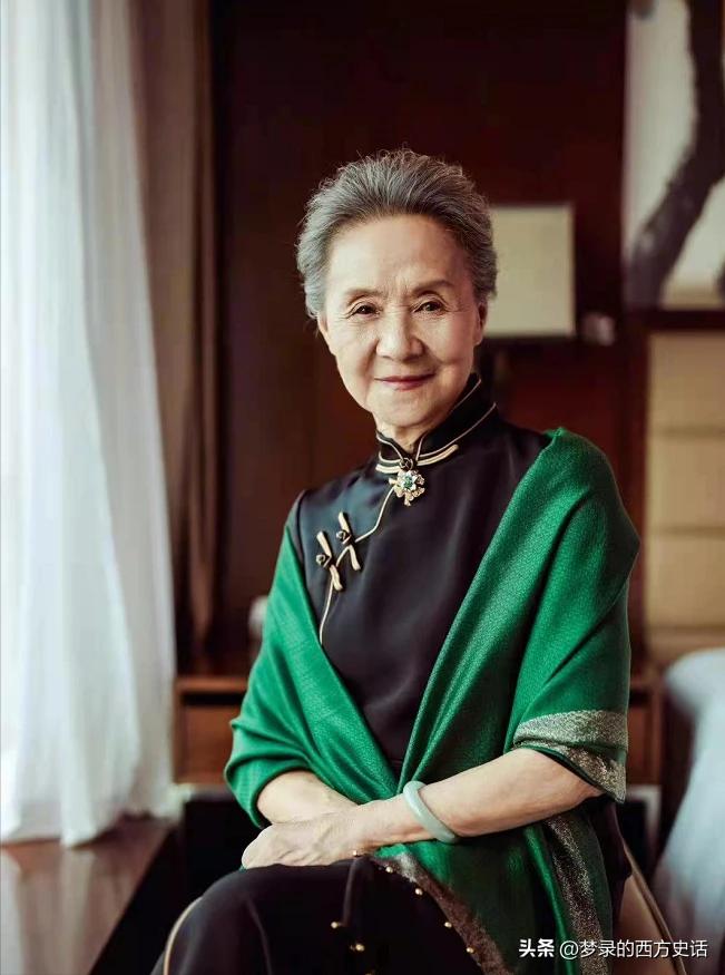 瘦成排骨、整容上瘾、强行装嫩，女明星的畸形审美何时休？