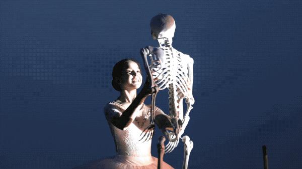 10年不接戏,他47岁靠配角走红,被赞“天才演技”!