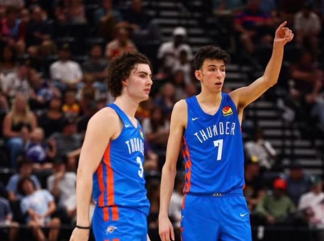 对位新科榜眼,身高臂展全部占优的2米26巨人法尔,表现怎样