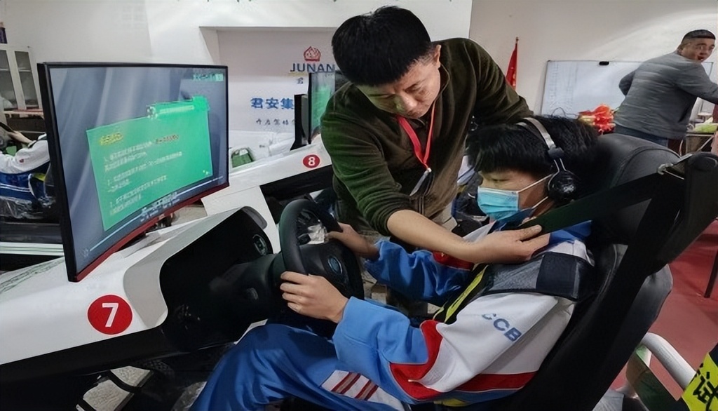 三月春风暖人心雷锋精神永传承,三月春风暖人心雷锋精神代代相传