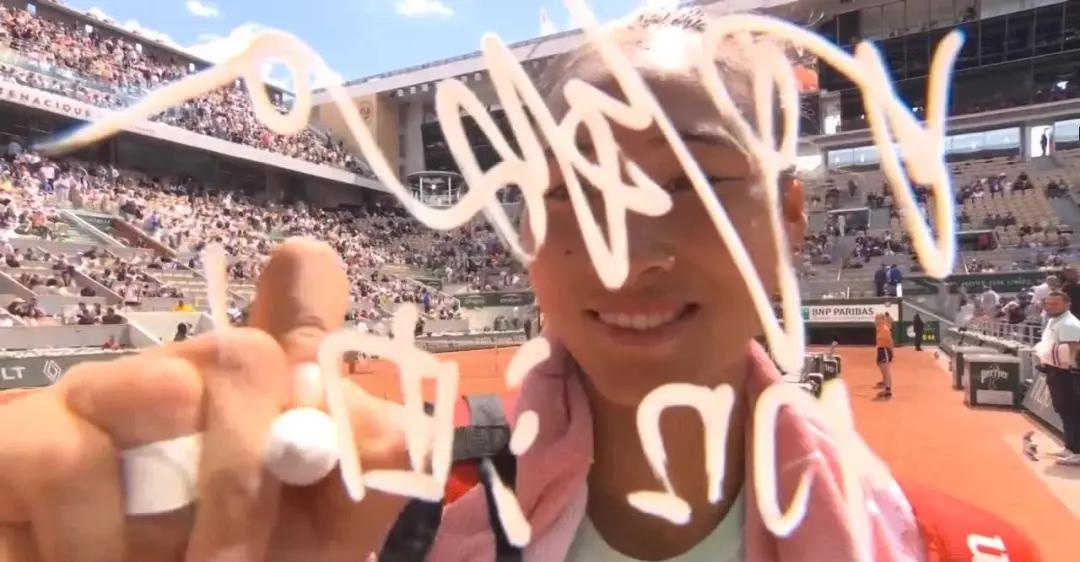 热点||挑战世界第一，这个19岁中国网球美少女是下一个李娜么？