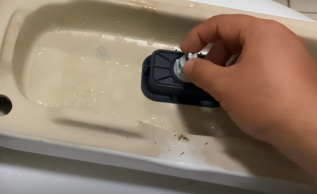 马桶冲力不大了,马桶冲力小能换配件解决吗