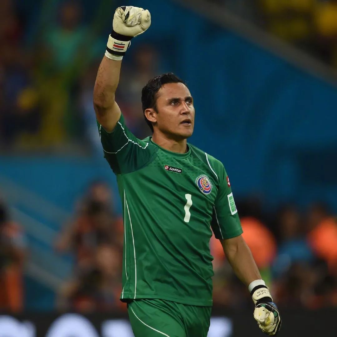 纳瓦斯孤立,纳瓦斯被西班牙安慰