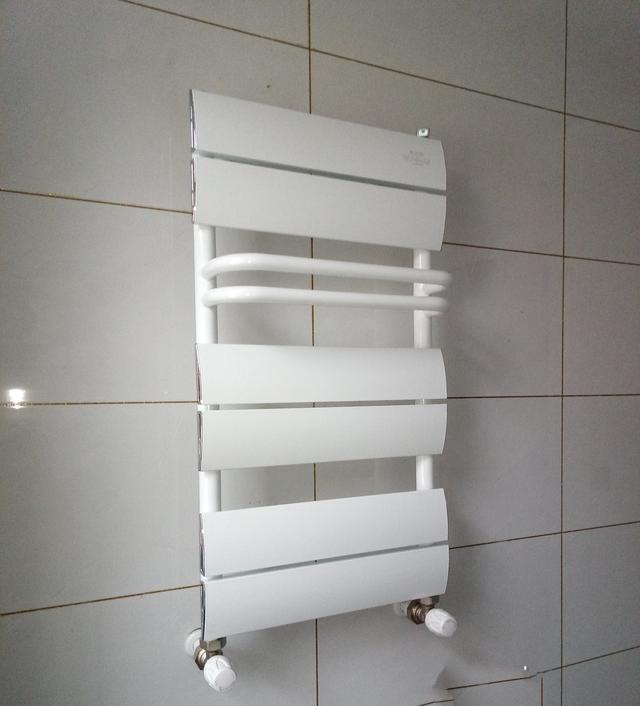 卫生间小背篓暖气片有必要吗,卫生间背篓改暖气片管道怎么隐藏