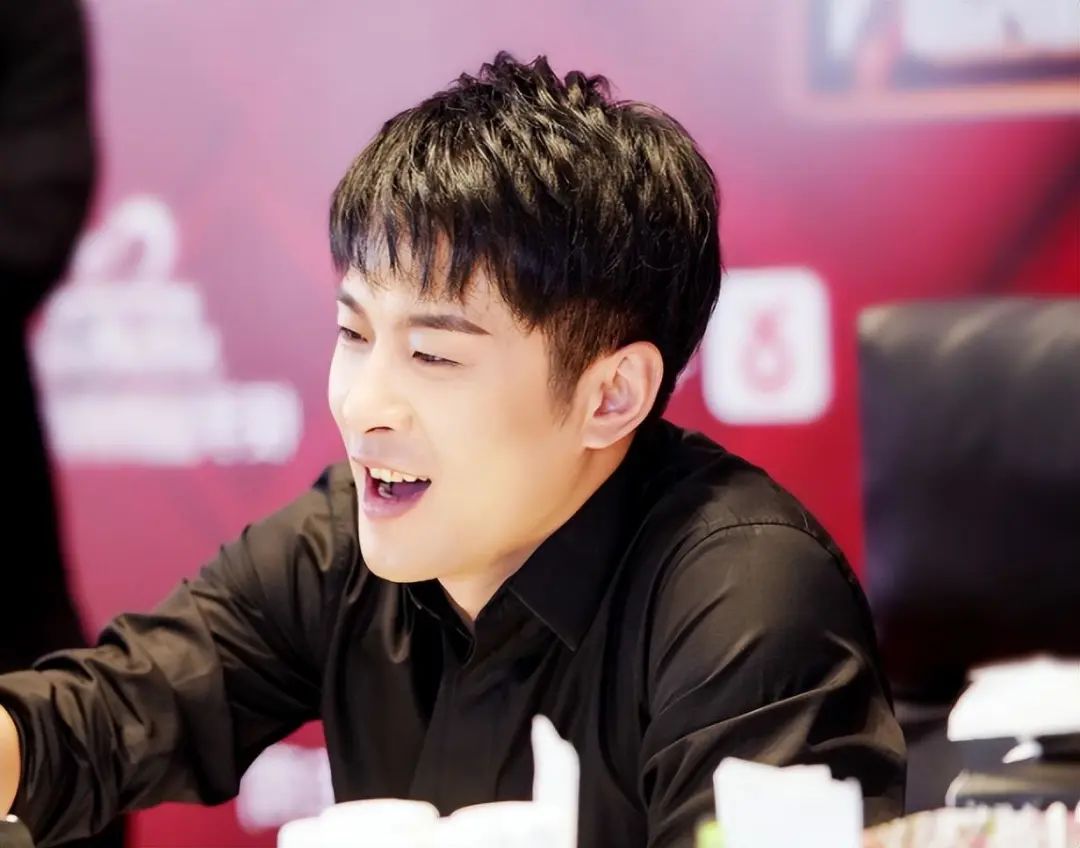 网红一哥辛巴再登热搜,网红辛巴为什么那么有钱