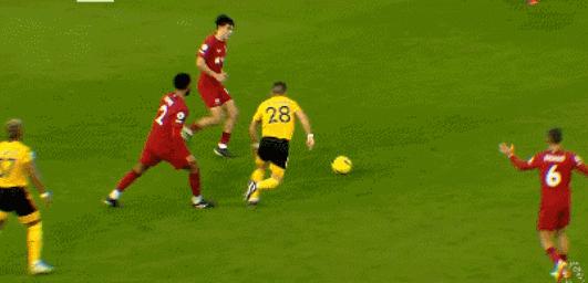 英超最新积分榜:曼联2-1排第3,纽卡战平排第4,利物浦0-3排第10