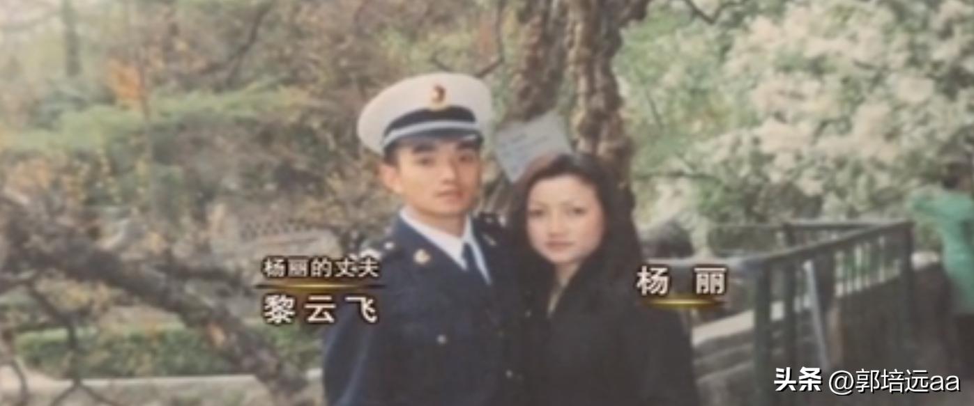 一小伙卖树叶一天挣12000,贵州女子巧用树叶赚大钱