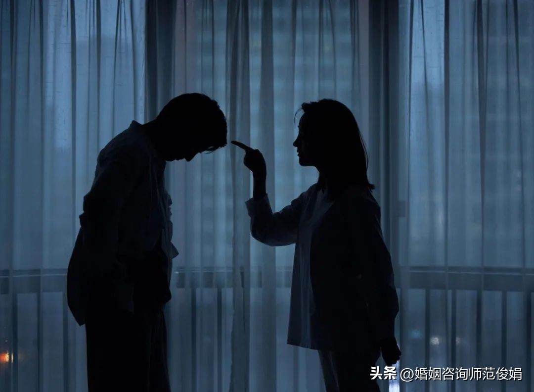 老公逼妻子离婚的心理,男人出轨最怕原配3个心理战术