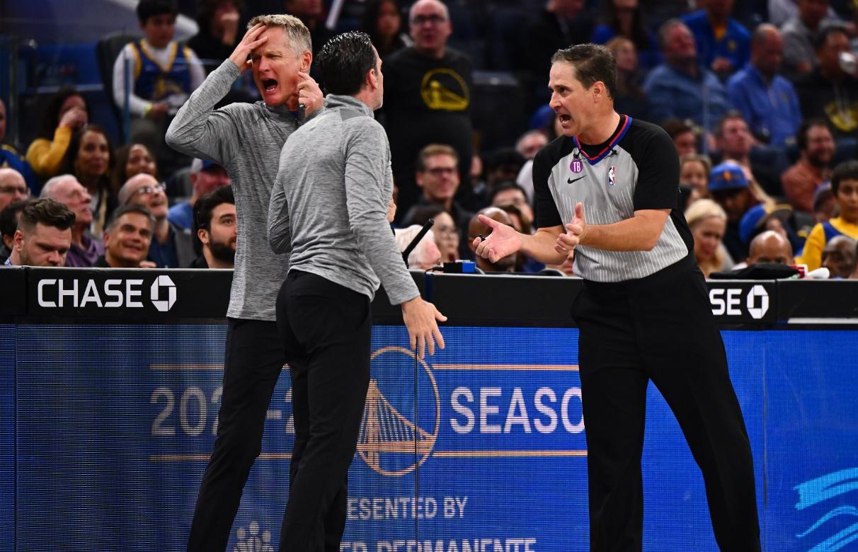 库里狂胜勇士30分,库里狂砍53分勇士胜掘金