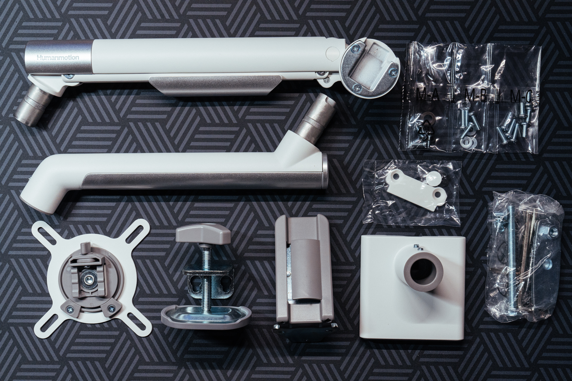 自己办公桌面布置,最简单的办公室桌面布置图