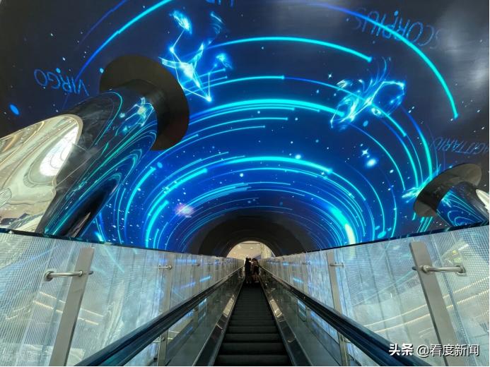 绗竴浜屼笁鍥涗唬涓囪揪骞垮満,绗洓浠ｄ竾杈惧箍鍦烘晥鏋滃浘