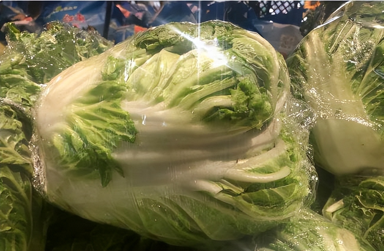 喷了甲醛的白菜怎么处理,喷过甲醛的白菜什么样