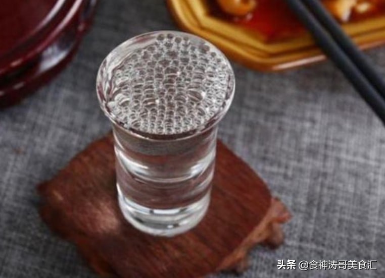 泸州老窖二曲2012年光瓶52度酒,2014年100ml52度五粮液光瓶酒