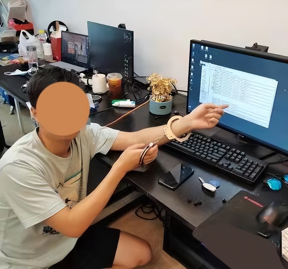 太无耻了，36岁男子在酒店直播嫖娼被抓了现行，最终获刑14年半！