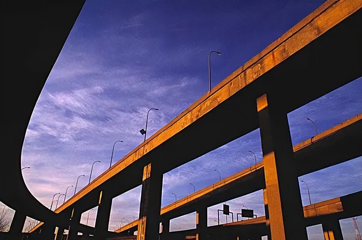 高铁建高架桥的三个原因,为什么高铁非要建造高架桥呢