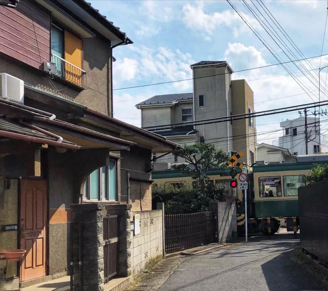 日本一个女生自己去旅游,女生日本独自旅行