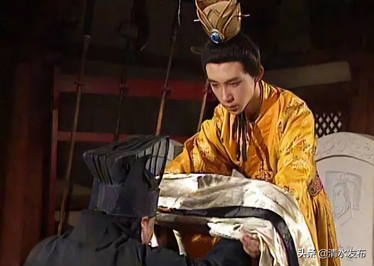 刘备名声为什么比吕布好,刘备与吕布同样跳槽