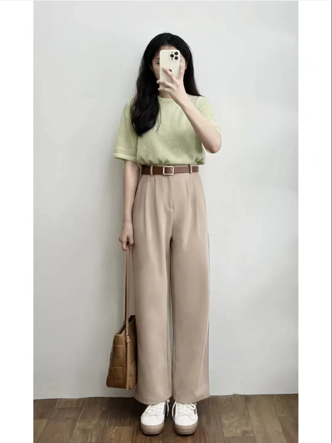 蓝色西装配卡其色裤子男,卡其色西装配什么裤子好看