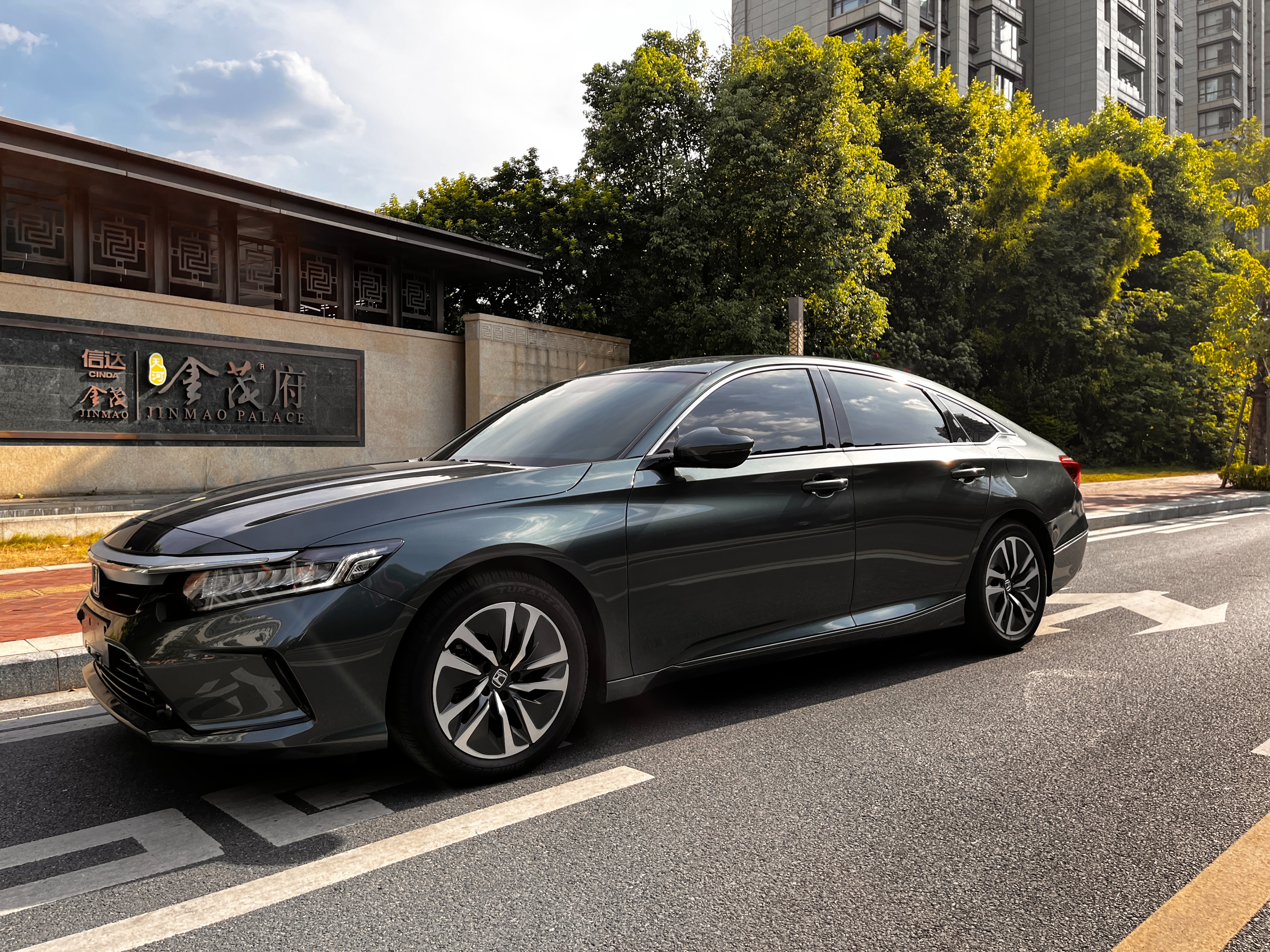 新车是先贴膜还是先上牌,新车贴膜去上牌可以吗