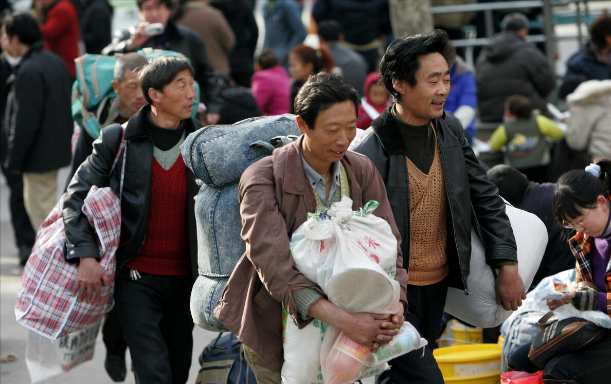 月薪过万的农民工为什么没钱,为什么民工一天挣3400元