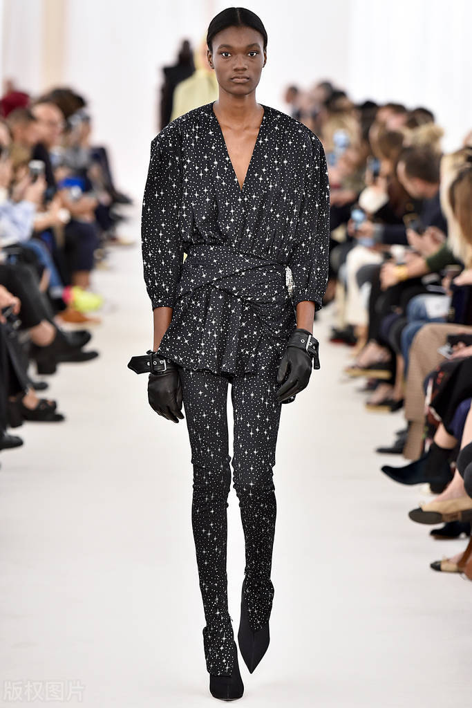 巴黎世家的品牌定位与品牌个性,巴黎世家旗下品牌