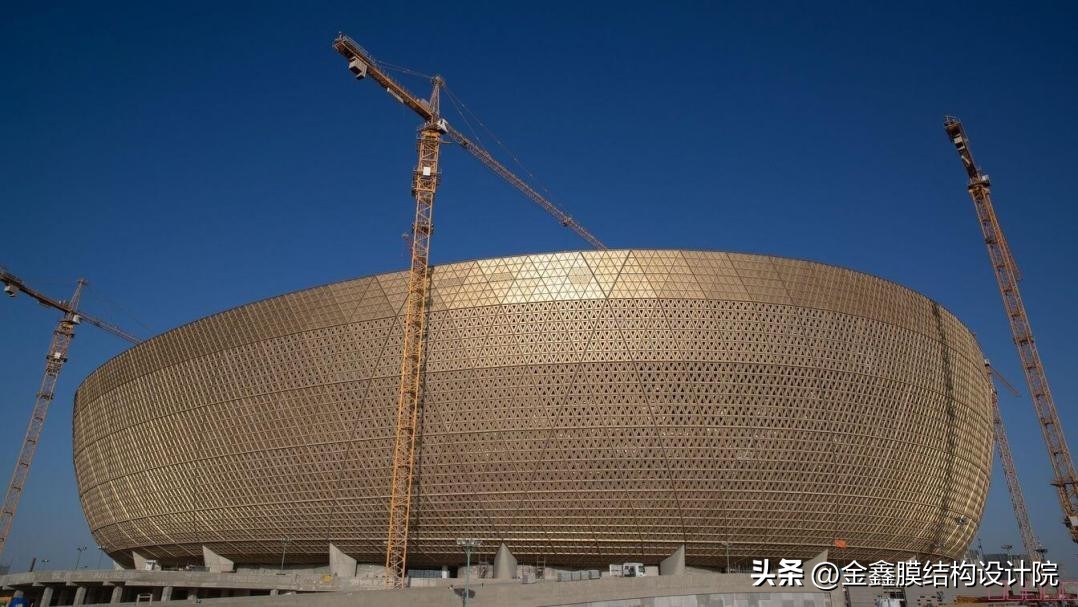 2022卡塔尔世界杯集装箱场馆,卡塔尔世界杯卢塞尔体育场建造