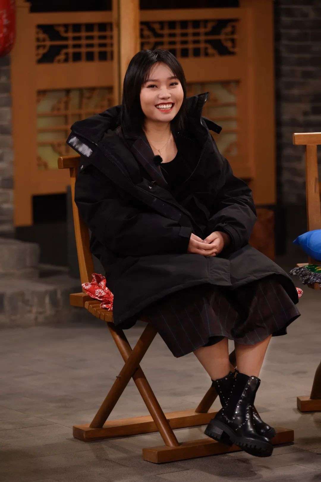 头大脸大女人适合贝雷帽吗,头小脸大的女生适合什么发型