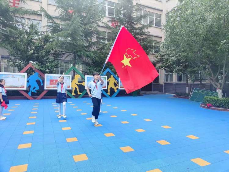 “学习二十大争做好队员”主题队日活动——垣曲县城西小学2023年一年级第一批少先队员入队仪式