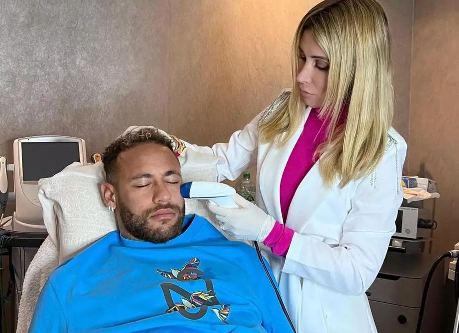 巴舒亚伊世界杯搞笑,巴舒亚伊美甲