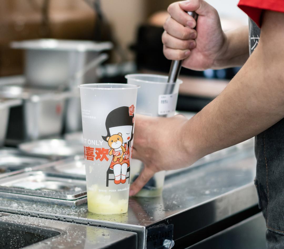 喝茶就有机会交友，复购率80%！福州走红一家“脱单奶茶店”