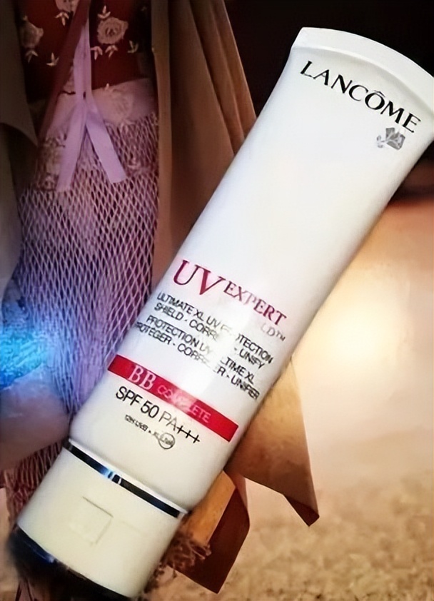 想要遮瑕效果好一点该用哪个气垫,想要裸妆感用什么底妆