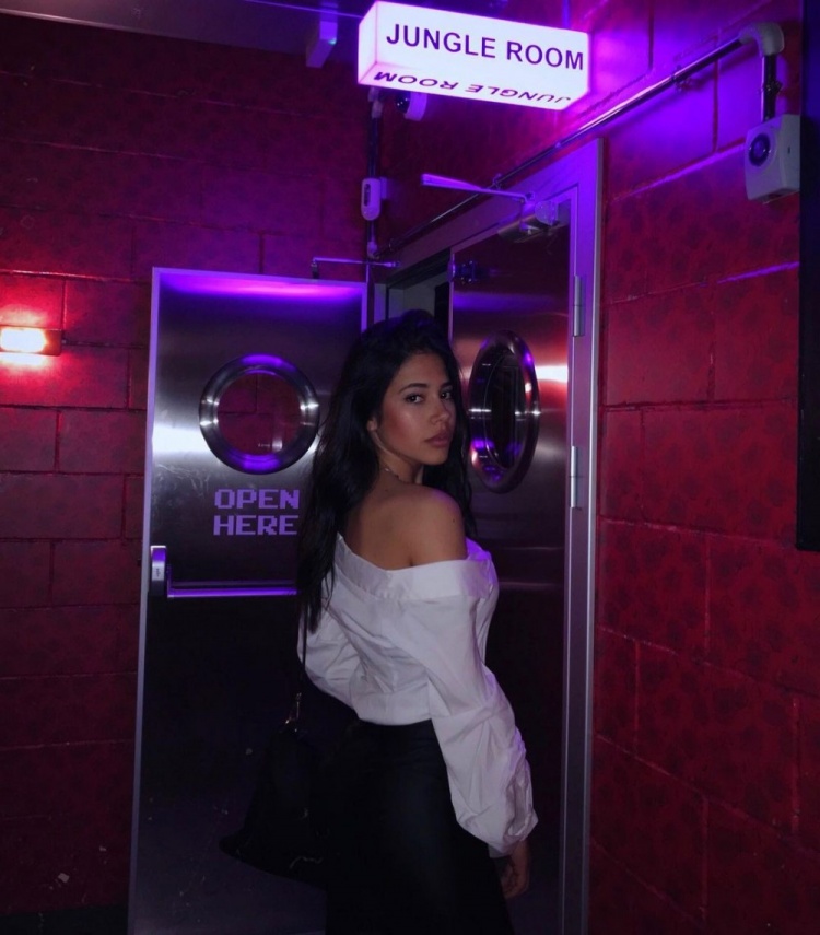 巴神和女友的照片,巴神恋爱的女友