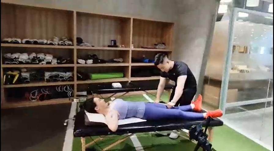 埋埋奶御开启健身房直播，让人大呼过瘾，网友纷纷跪求教练视角！