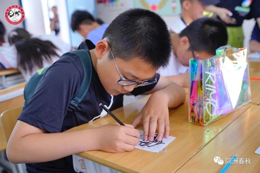 首届56个民族服饰创意大赛,五十六个民族服饰展介绍