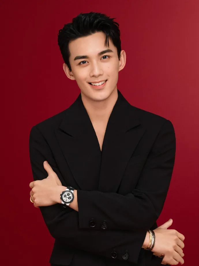 男士头发稀少适合剪什么发型,35到40岁的男士发型怎么剪