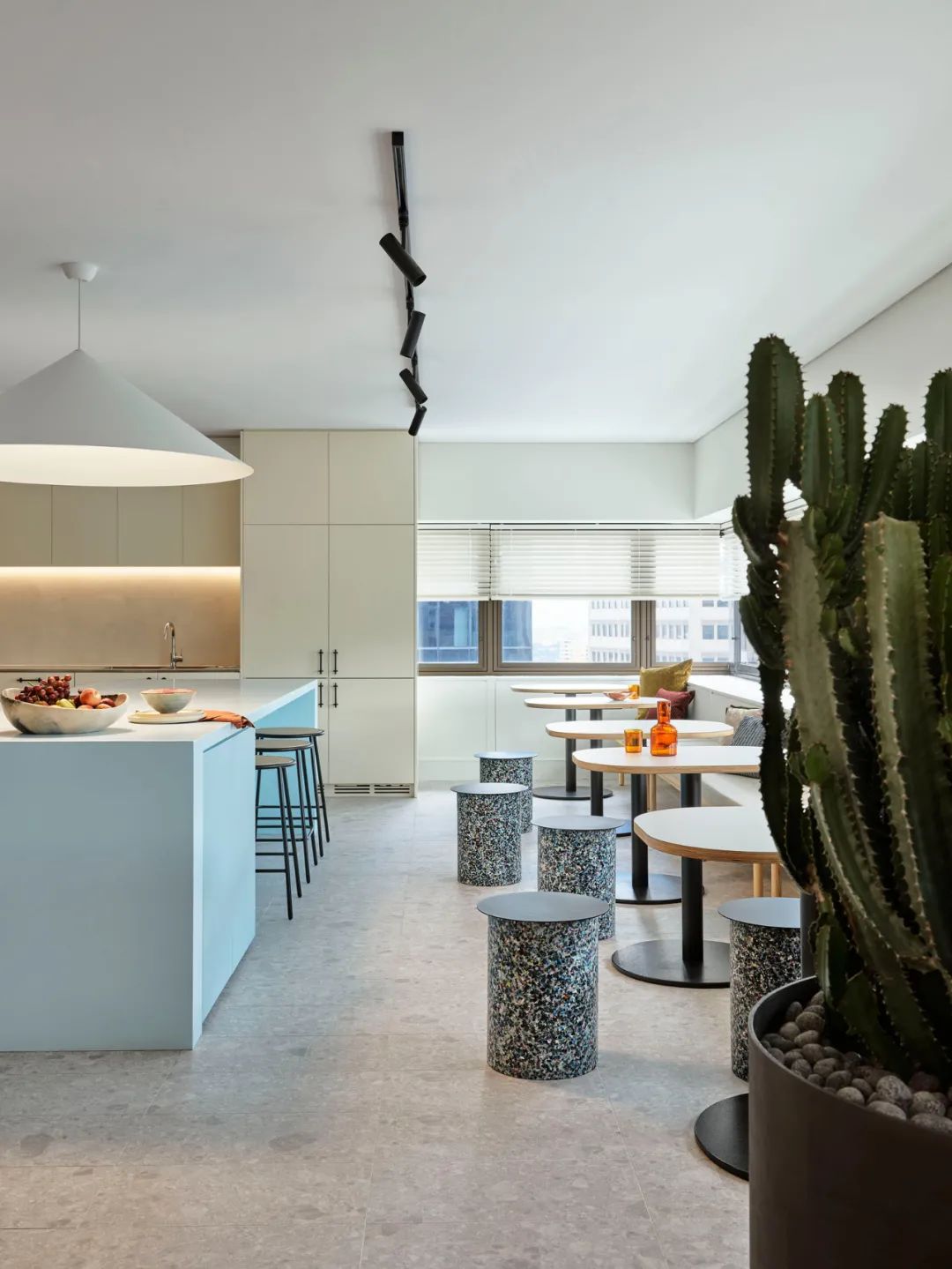 蓝橙色彩构成,活力橙配色装修