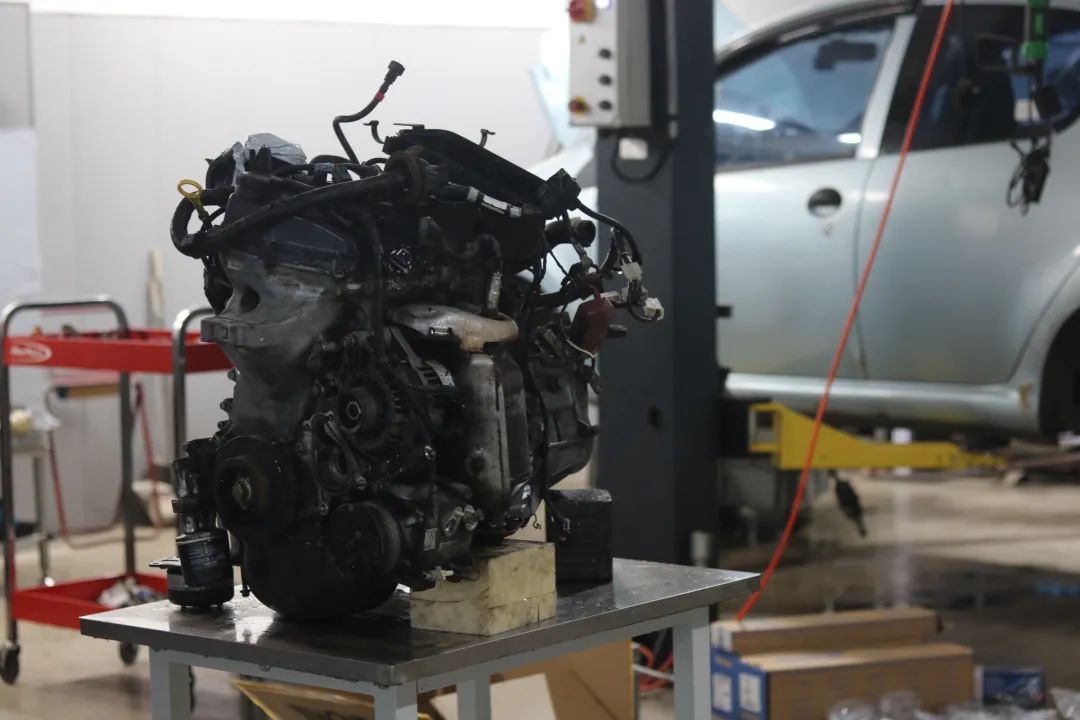 2010款比亚迪f0翻新案例,比亚迪f0全车翻新喷漆多少钱