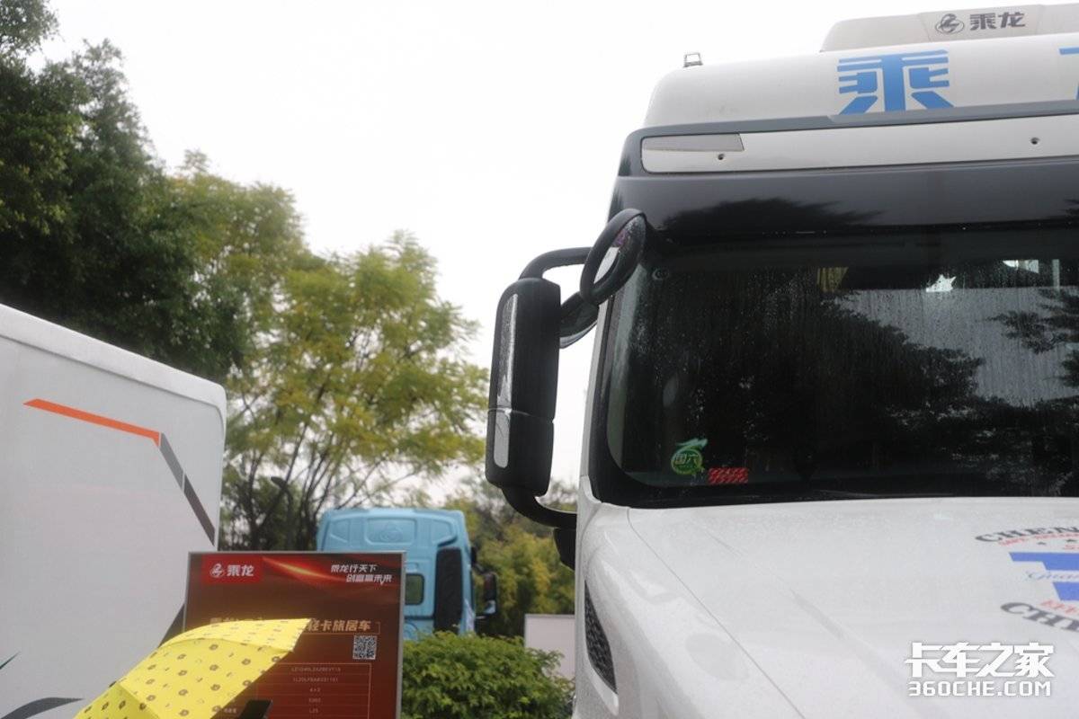 能洗澡做饭的床车,能洗澡带大床的房车