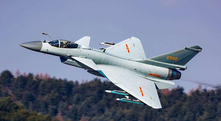 长空之王讲述,长空之王内容简介概括500字左右