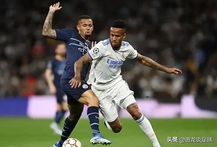 范迪克一发十连入最强中后卫,范迪克世一卫