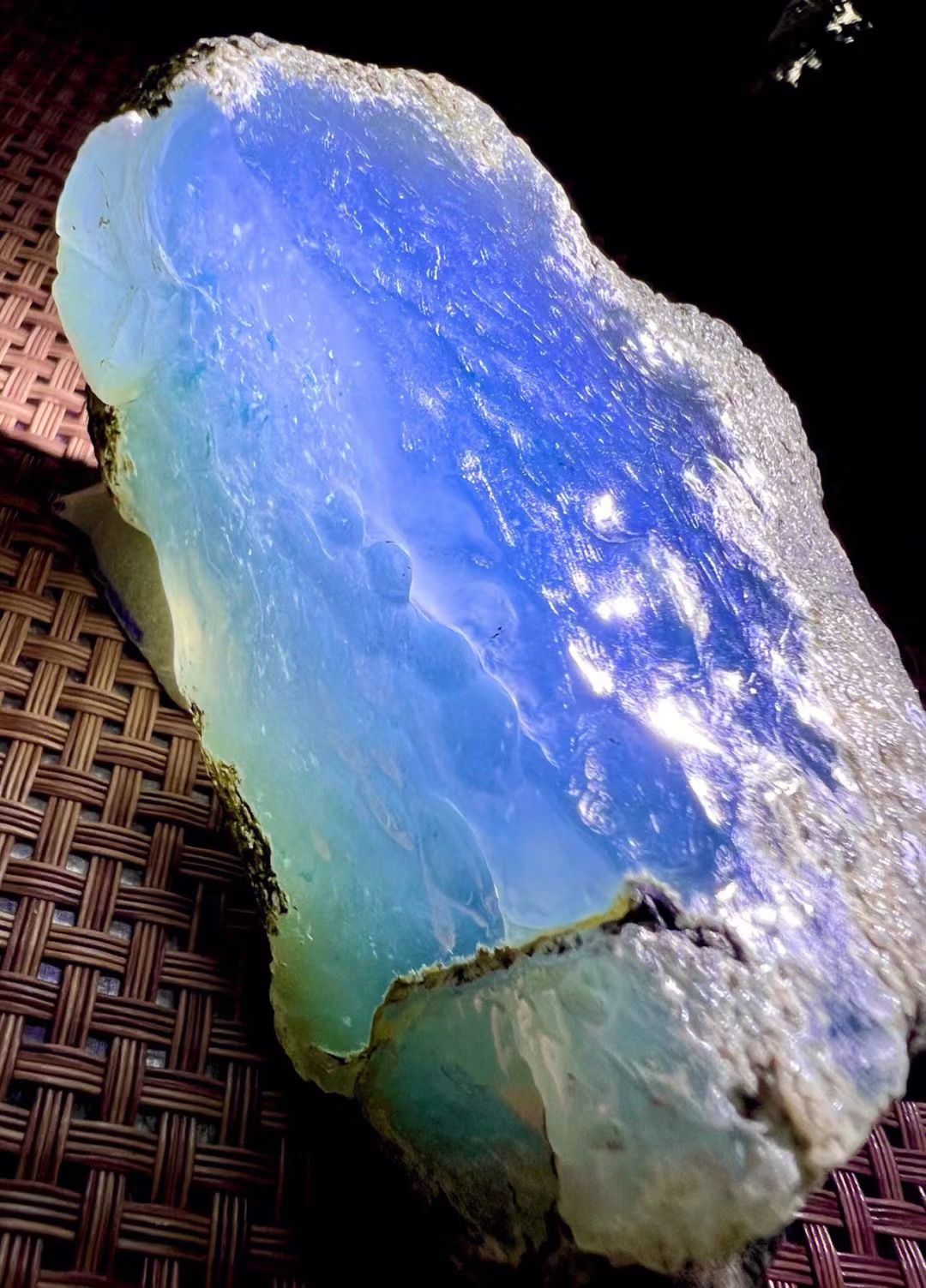 翡翠跟玉有什么区别？很多人都傻傻分不清楚