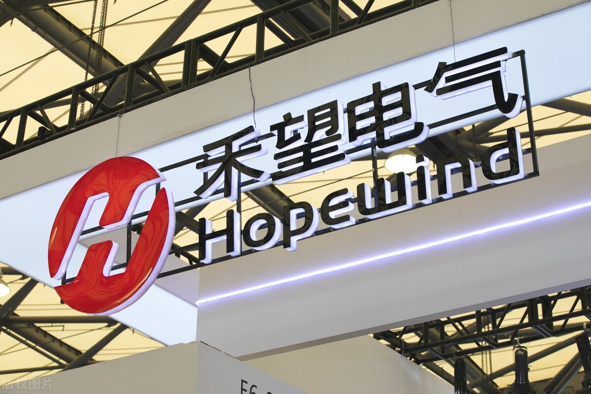 2021被严重低估的光伏龙头,光伏板块的十大龙头股票排名榜