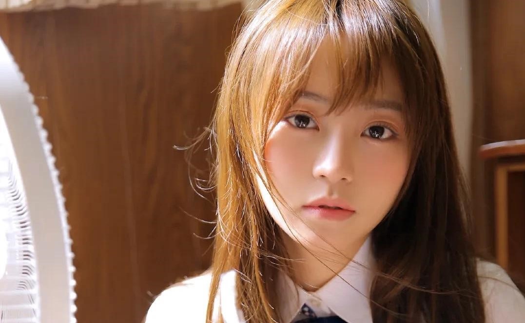 跟好久不聊天的女生聊天开场白,怎么和女孩子聊天开头第一句话